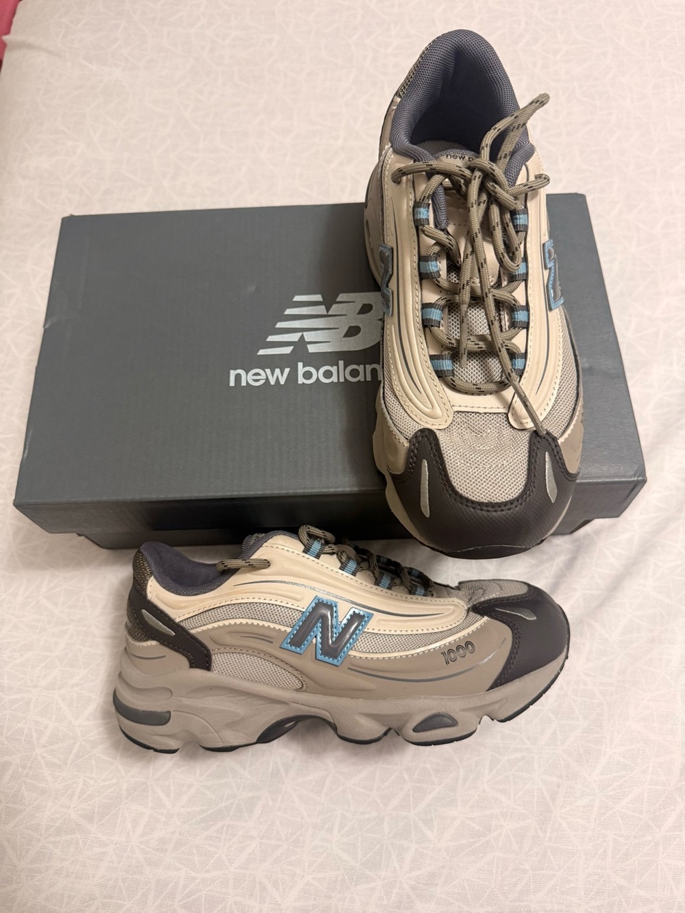 New Balance Kids' 1000 Series Sneakers - Beige with Blue Accent Size 4